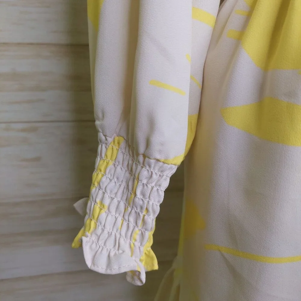 Vince Camuto Women's Yellow/White Abstract Print Smocked Ruffled Dress Size PM - Picture 6 of 12